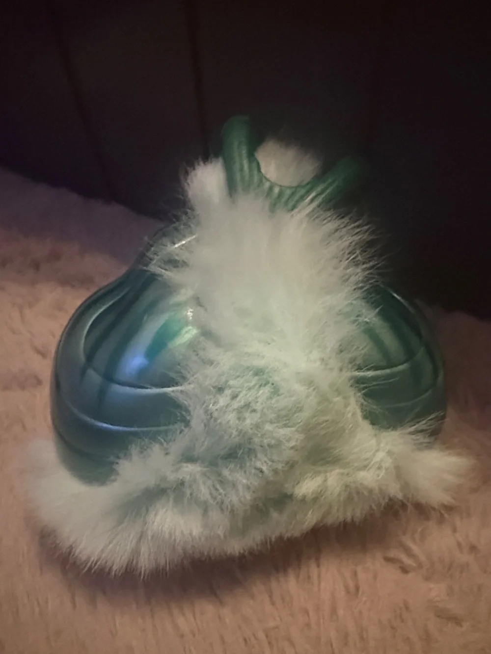 Vintage 2001 - Aqua Marine - Shelby Clam Furby - Tiger Electronics w/ Paperwork